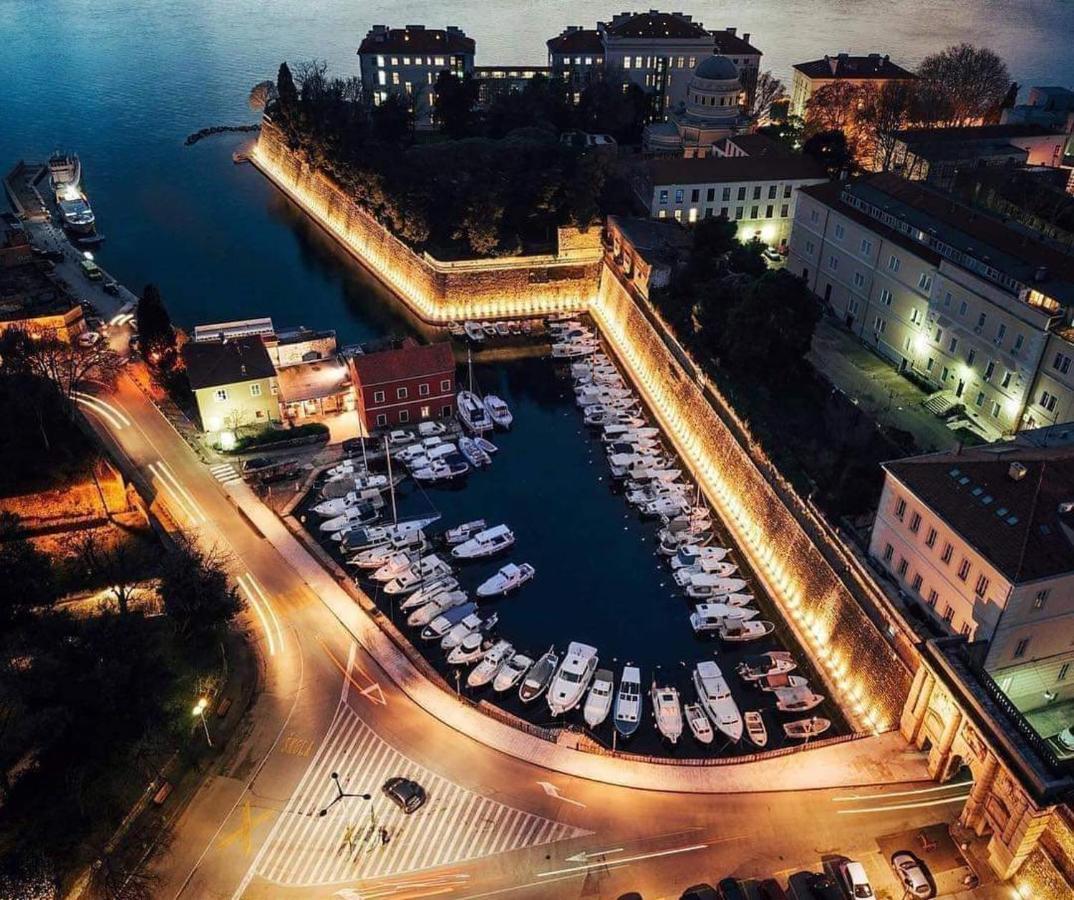 Apartmani Sollei Petrcane Buitenkant foto