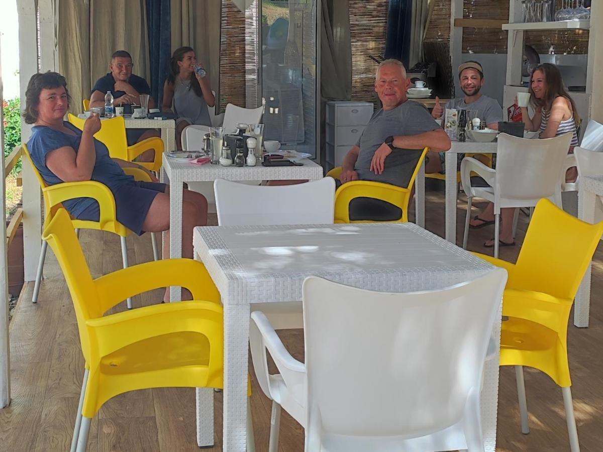 Apartmani Sollei Petrcane Buitenkant foto
