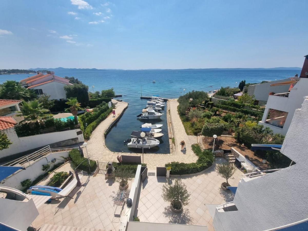 Apartmani Sollei Petrcane Buitenkant foto