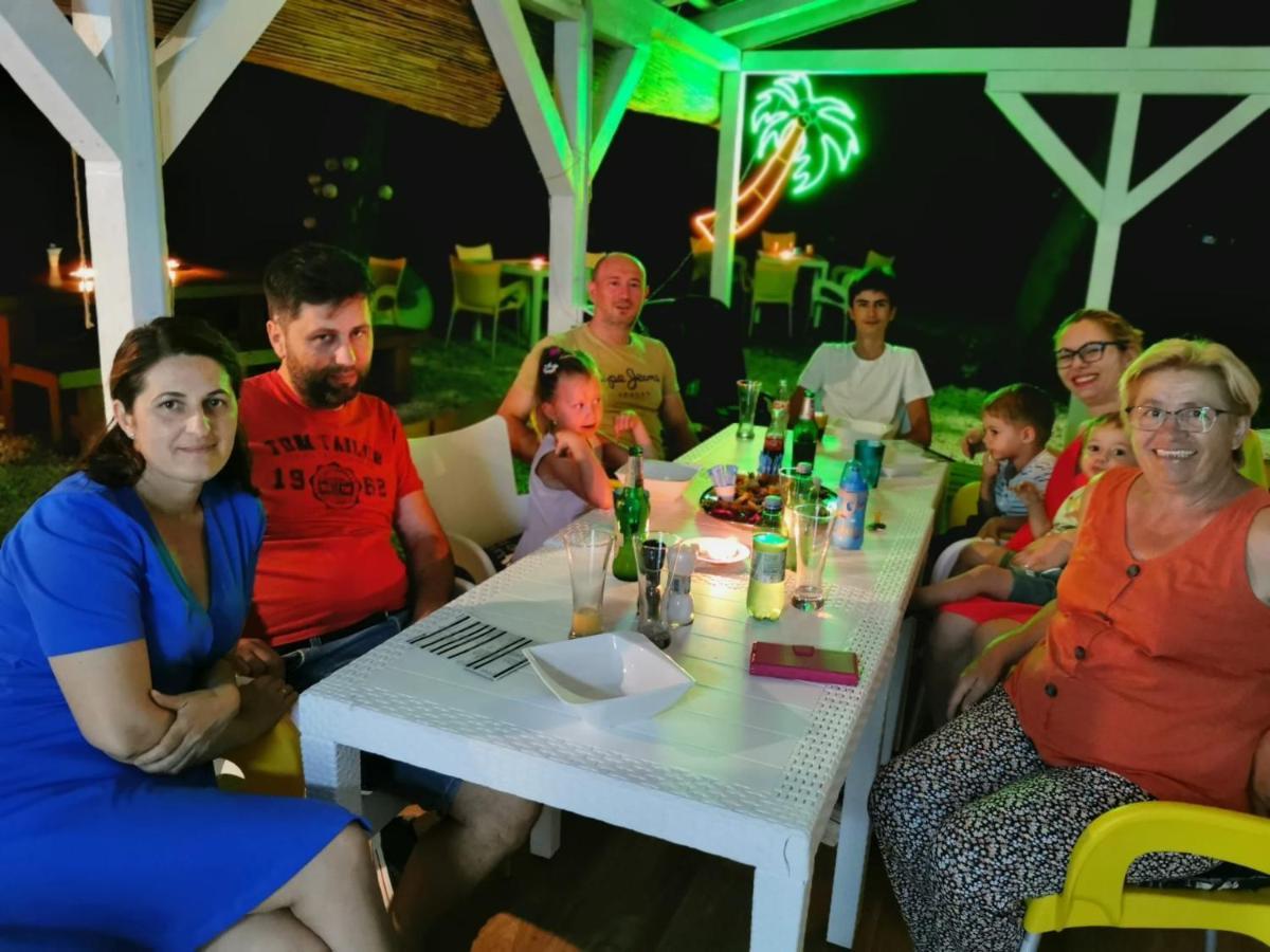 Apartmani Sollei Petrcane Buitenkant foto