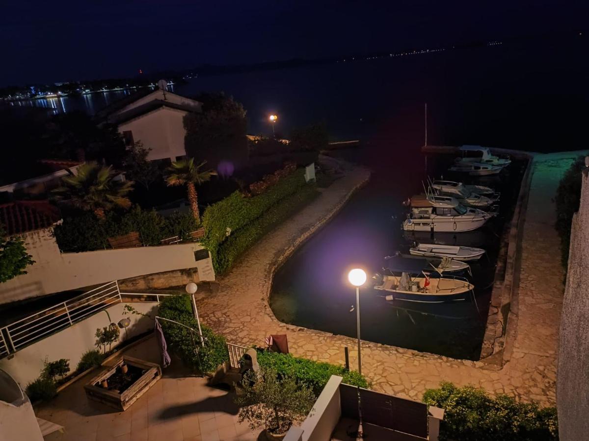 Apartmani Sollei Petrcane Buitenkant foto