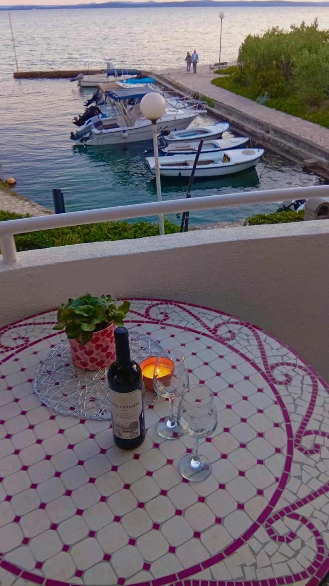 Apartmani Sollei Petrcane Buitenkant foto