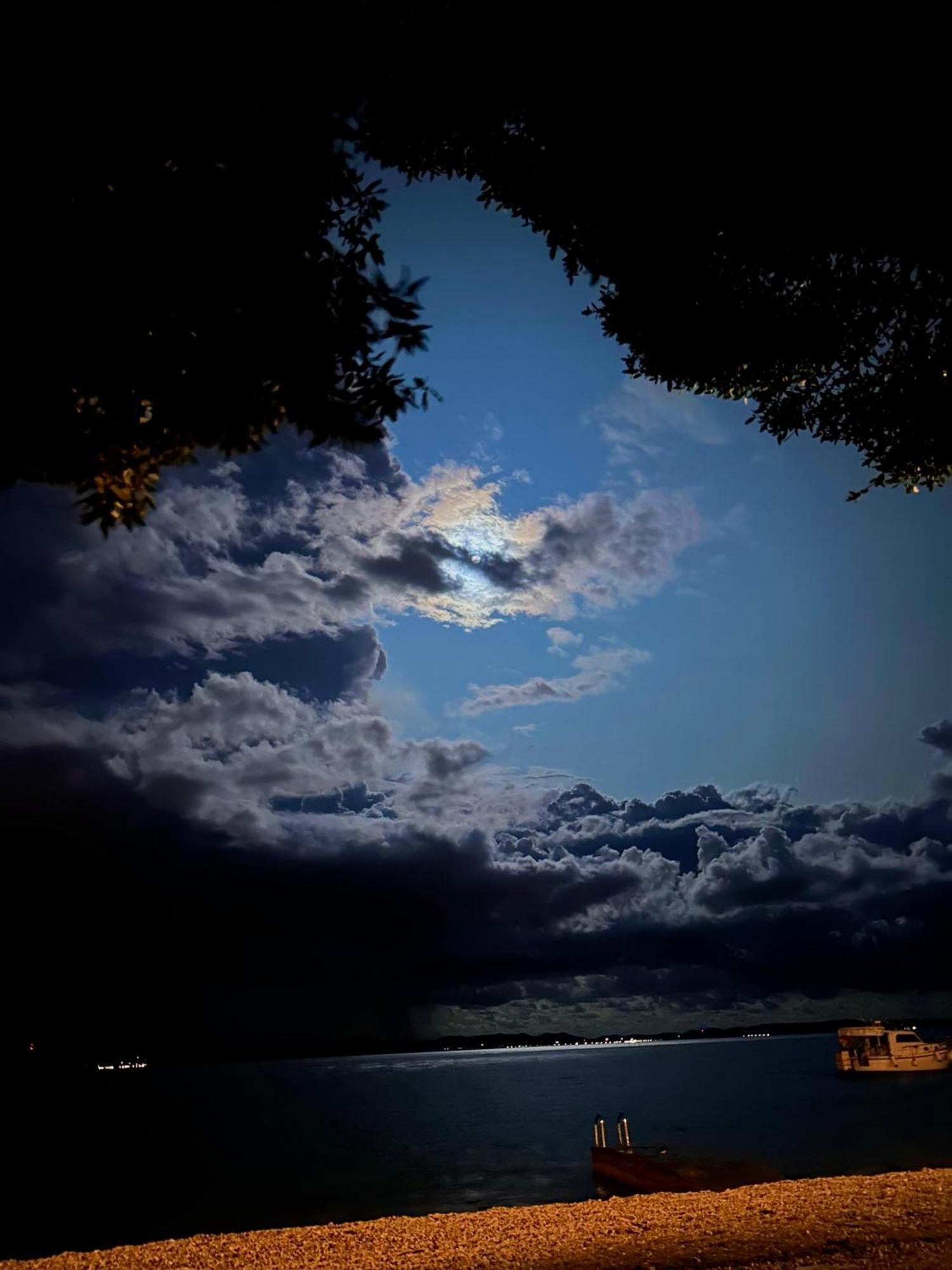 Apartmani Sollei Petrcane Buitenkant foto